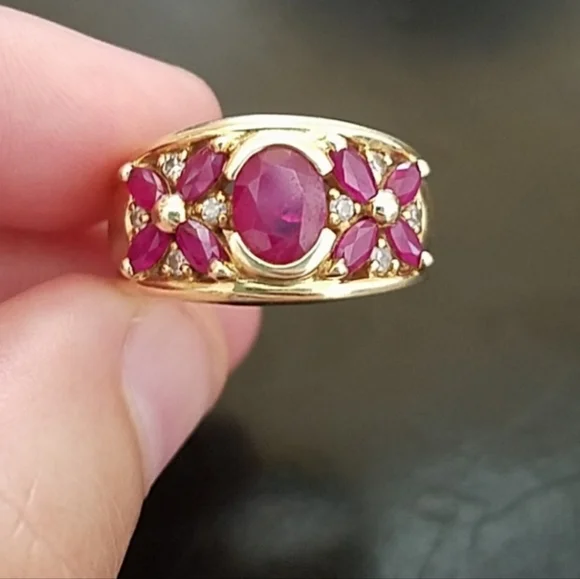 ❤️ 14kt Yellow Gold Ruby & Diamond Ring‼️ - Picture 1 of 8